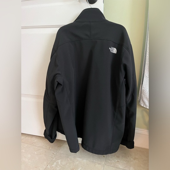 North face men’s large black jacket - Picture 3 of 3